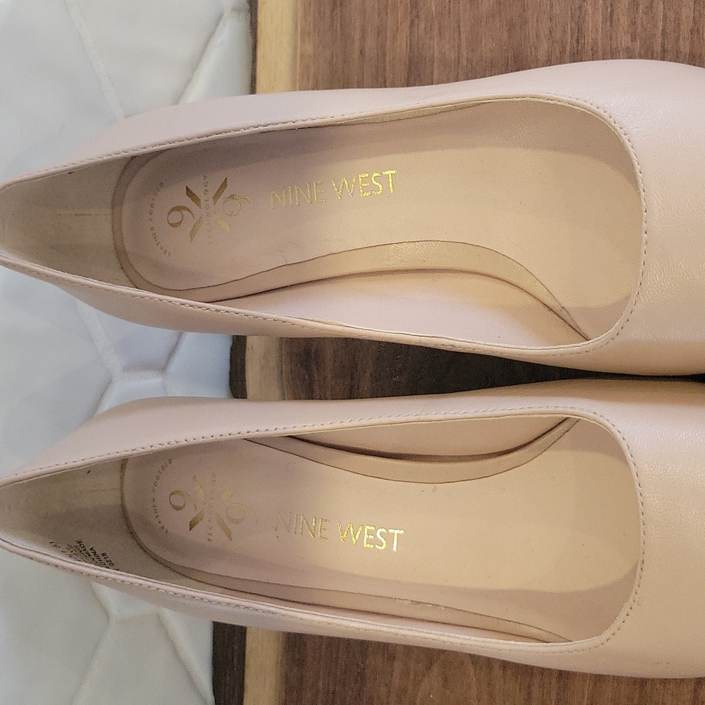 Nine West heels, only worn once, leather, nude/pink, 7M, some marks from storage - Picture 7 of 8